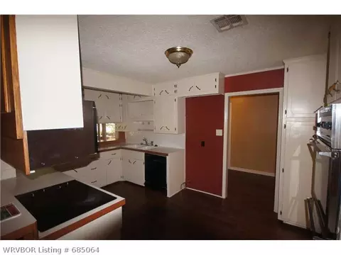 1445 N 49th St, Fort Smith, AR 72904 photo 2