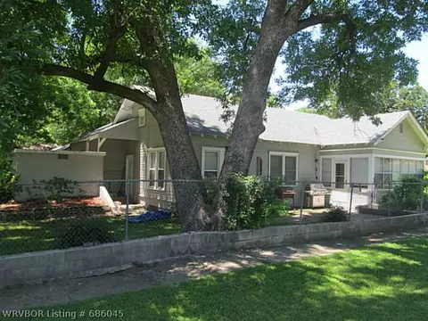 210 E Church St, Paris, AR 72855 photo 3