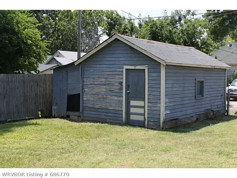 619 N 18th St, Fort Smith, AR 72901 photo 3