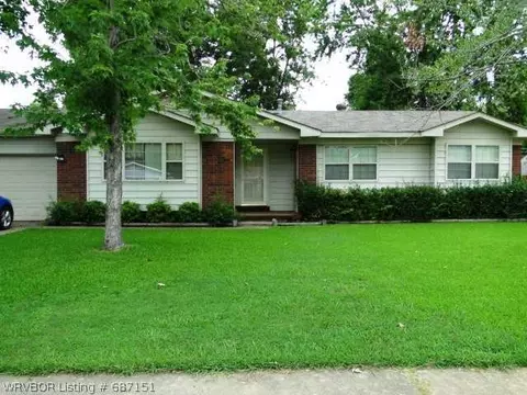 211 S 21st Ter, Fort Smith, AR 72908 photo 1