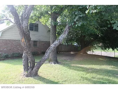 4600 Victoria Dr, Fort Smith, AR 72904 photo 2