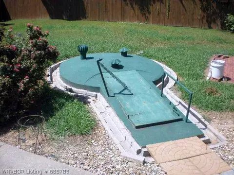 1403 Strozier Ct, Barling, AR 72923 photo 6