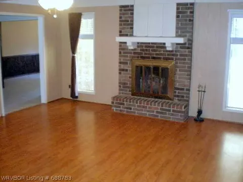 1403 Strozier Ct, Barling, AR 72923 photo 16