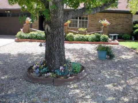 1403 Strozier Ct, Barling, AR 72923 photo 3