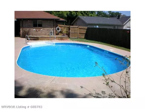 1403 Strozier Ct, Barling, AR 72923 photo 8