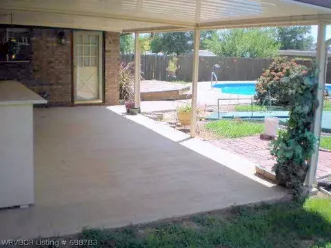 1403 Strozier Ct, Barling, AR 72923 photo 10