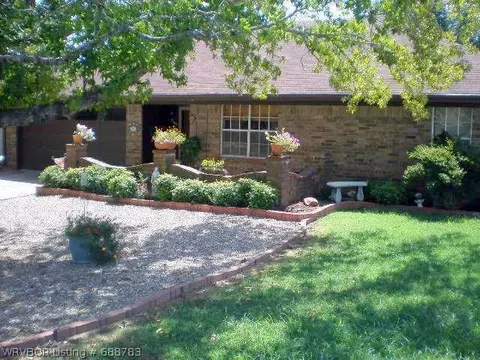 1403 Strozier Ct, Barling, AR 72923 photo 4