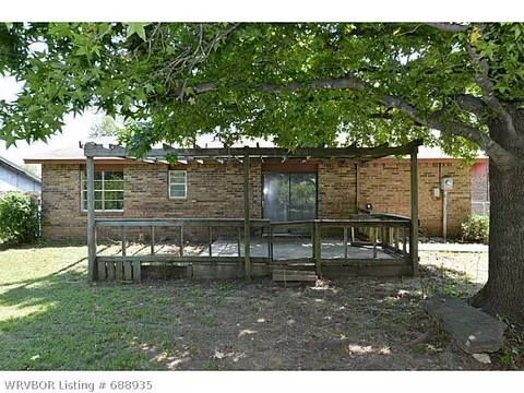 1305 12th Ter, Barling, AR 72923 photo 6