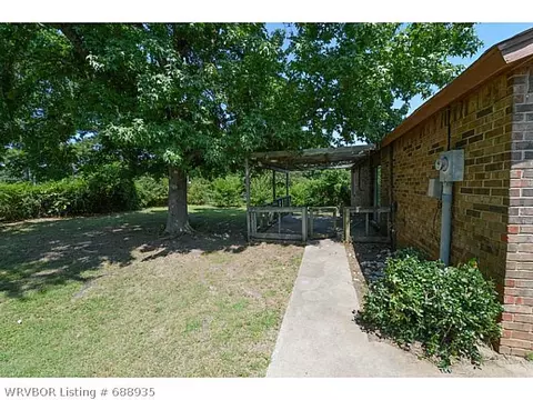 1305 12th Ter, Barling, AR 72923 photo 4