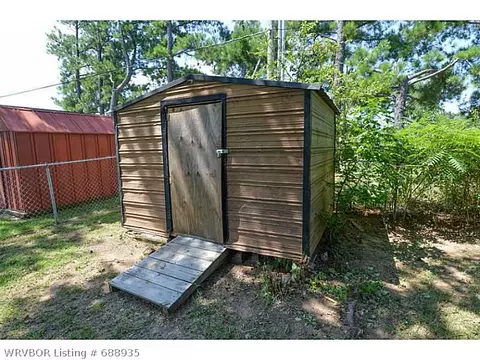 1305 12th Ter, Barling, AR 72923 photo 5