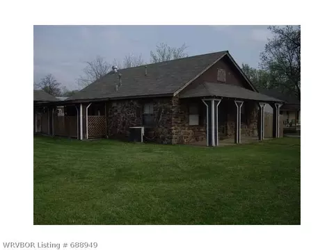 214 Main St, Hackett, AR 72937 photo 3