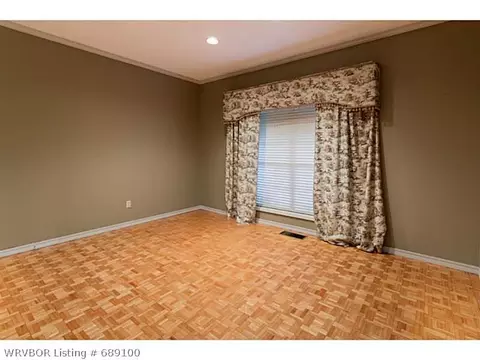 1811 S 73rd Cir, Fort Smith, AR 72903 photo 9