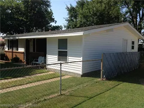 901 Creston St, Fort Smith, AR 72908 photo 3