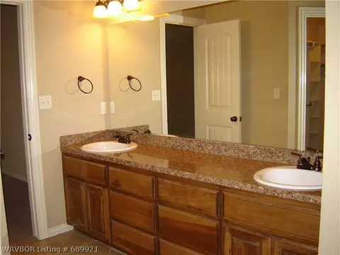 1907 Denali Way, Barling, AR 72923 photo 13