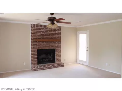 708 Heather Way, Barling, AR 72923 photo 2