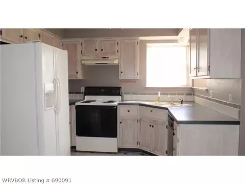 708 Heather Way, Barling, AR 72923 photo 3