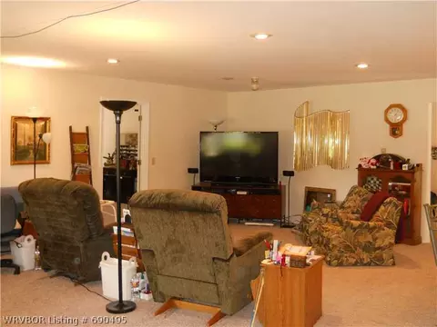 192 E 6th St, Waldron, AR 72958 photo 3