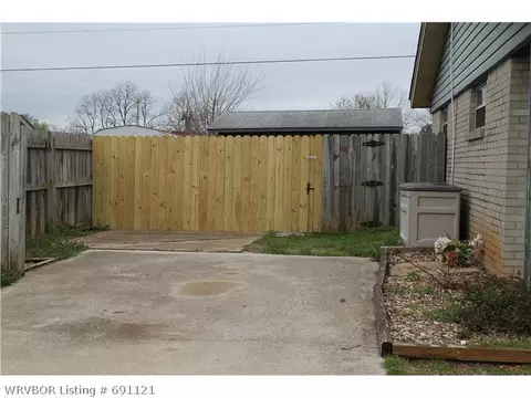 1207 E St, Barling, AR 72923 photo 14