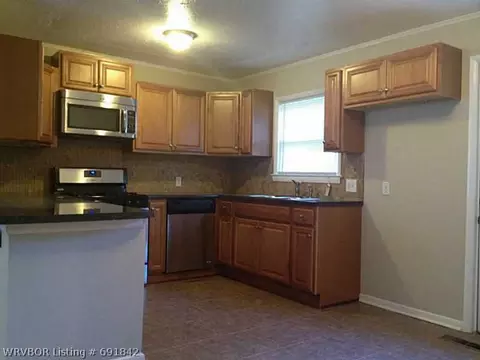 2304 Jackson St, Fort Smith, AR 72901 photo 4
