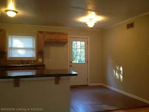 2304 Jackson St, Fort Smith, AR 72901 photo 3