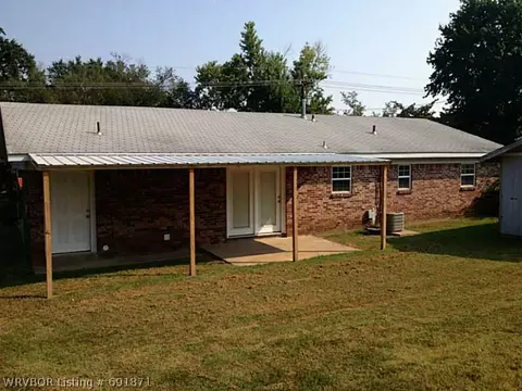 573 E 8th St, Waldron, AR 72958 photo 5