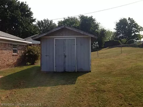 573 E 8th St, Waldron, AR 72958 photo 6