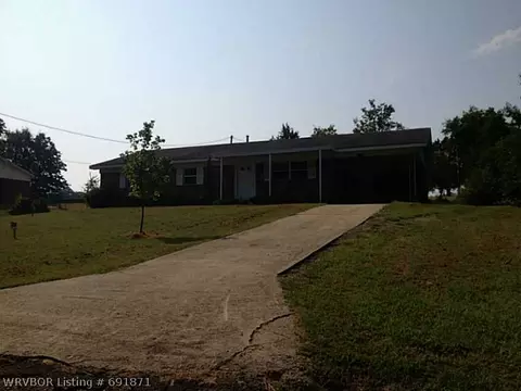573 E 8th St, Waldron, AR 72958 photo 3