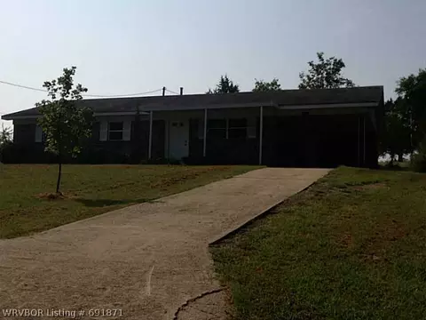 573 E 8th St, Waldron, AR 72958 photo 2