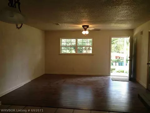 573 E 8th St, Waldron, AR 72958 photo 9