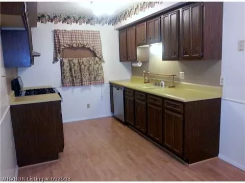 8501 S 35th Ter, Fort Smith, AR 72908 photo 5