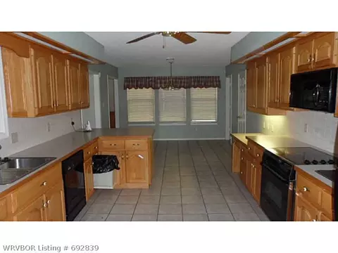 11519 Springridge Dr, Fort Smith, AR 72916 photo 4