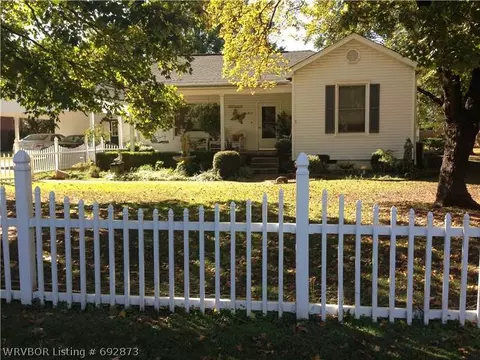 805 9th St, Barling, AR 72923 photo 2