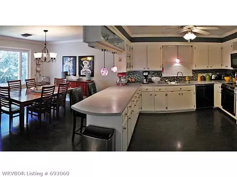 2905 Dallas Dr, Fort Smith, AR 72901 photo 5