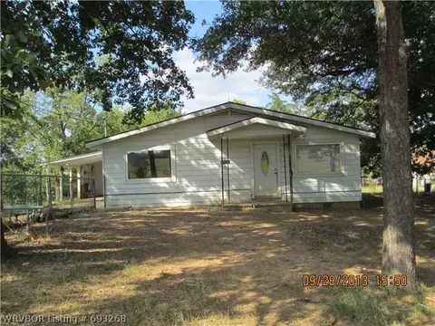 726 E 8th St, Waldron, AR 72958 photo 1