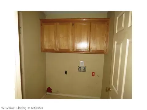 604 8th St, Barling, AR 72923 photo 9