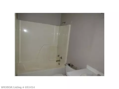 604 8th St, Barling, AR 72923 photo 7