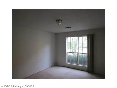 604 8th St, Barling, AR 72923 photo 6