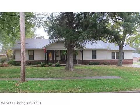 401 N 5th St, Paris, AR 72855 photo 1