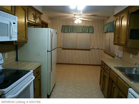 1303 Strozier Ct, Barling, AR 72923 photo 6