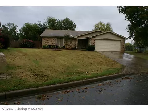 1303 Strozier Ct, Barling, AR 72923 photo 1