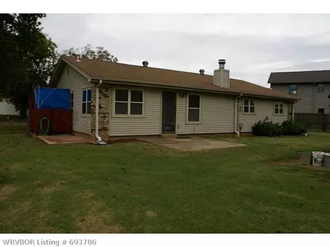 1303 Strozier Ct, Barling, AR 72923 photo 2
