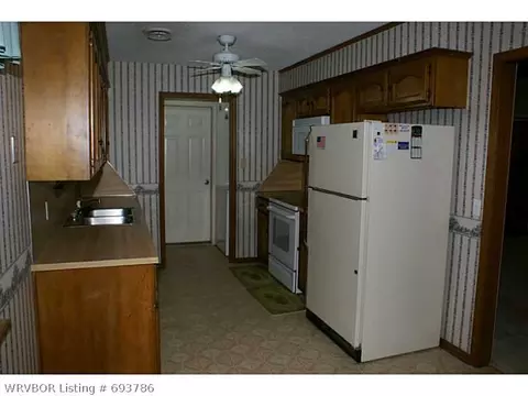 1303 Strozier Ct, Barling, AR 72923 photo 7