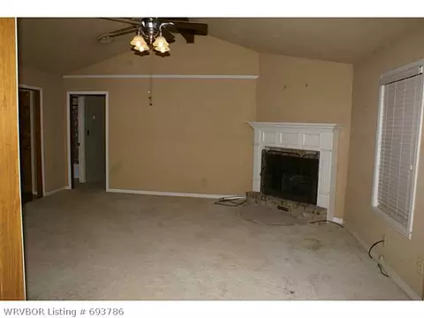 1303 Strozier Ct, Barling, AR 72923 photo 4