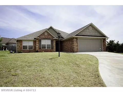 1910 Sitka Ln, Barling, AR 72923 photo 1