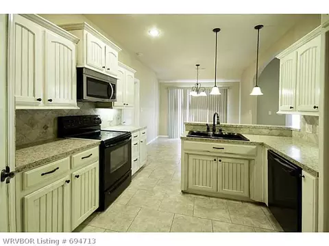 1910 Sitka Ln, Barling, AR 72923 photo 2