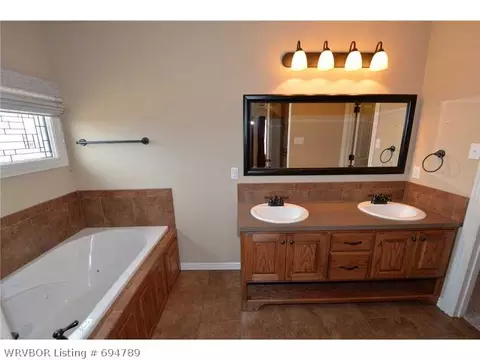 6214 Hickory Ln, Fort Smith, AR 72916 photo 10