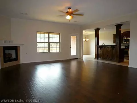 6203 Hickory Ln, Fort Smith, AR 72916 photo 4