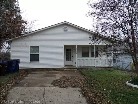 2704 N R St, Fort Smith, AR 72901 photo 1