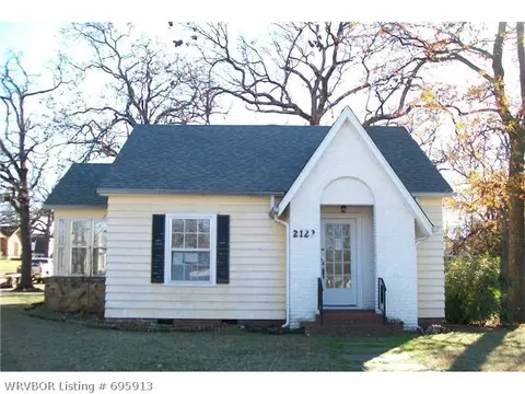 2122 S S St, Fort Smith, AR 72901 photo 1