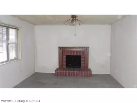 8205 Hermitage Dr, Fort Smith, AR 72908 photo 2